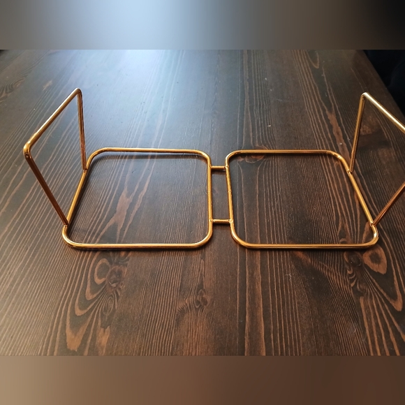 Small Pet Food and Water Containers with Stand - Picture 3 of 3